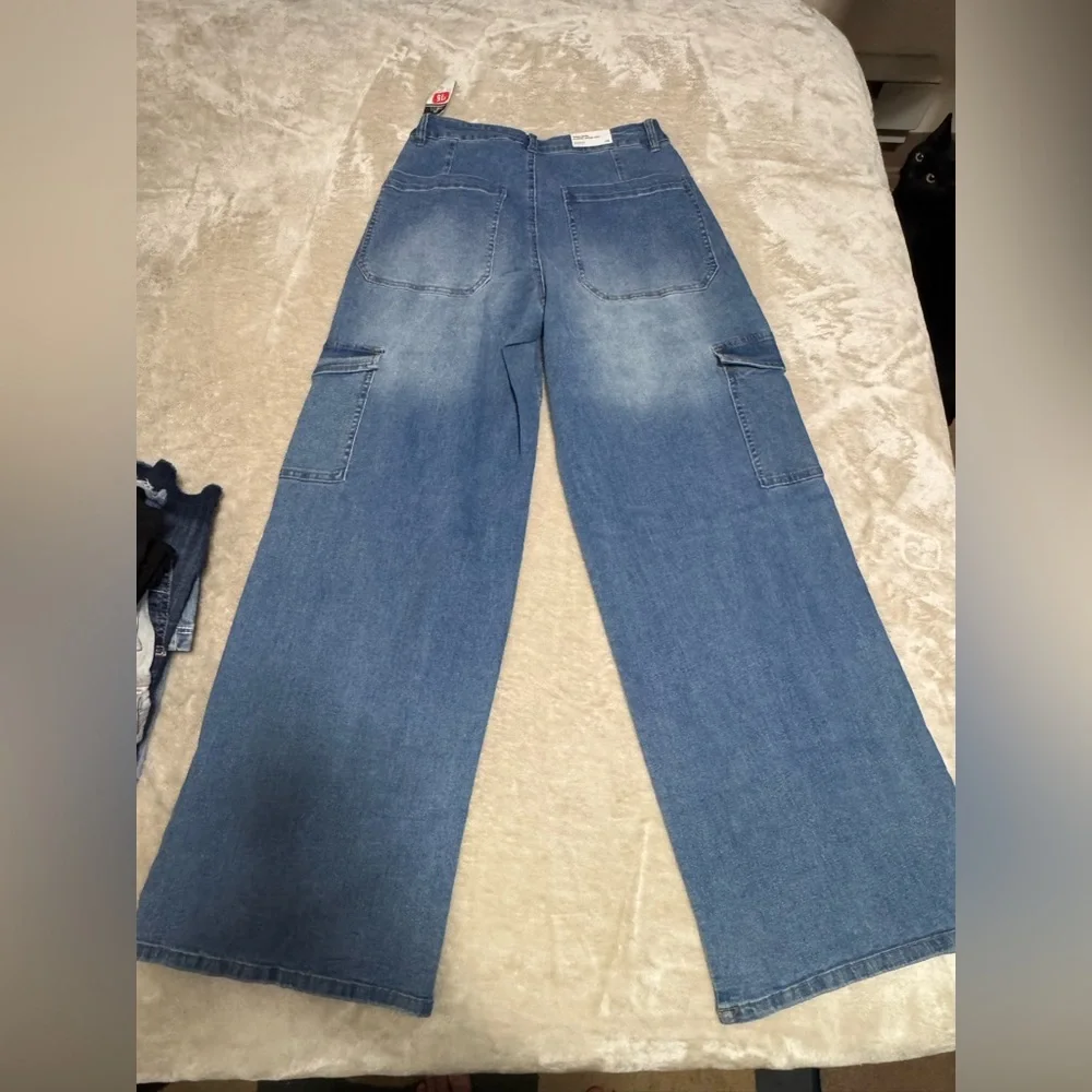 Rue21 High-Rise Cargo Wide Leg Blue Denim Jeans - Picture 2 of 3